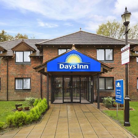 Days Inn Maidstone Bagian luar foto