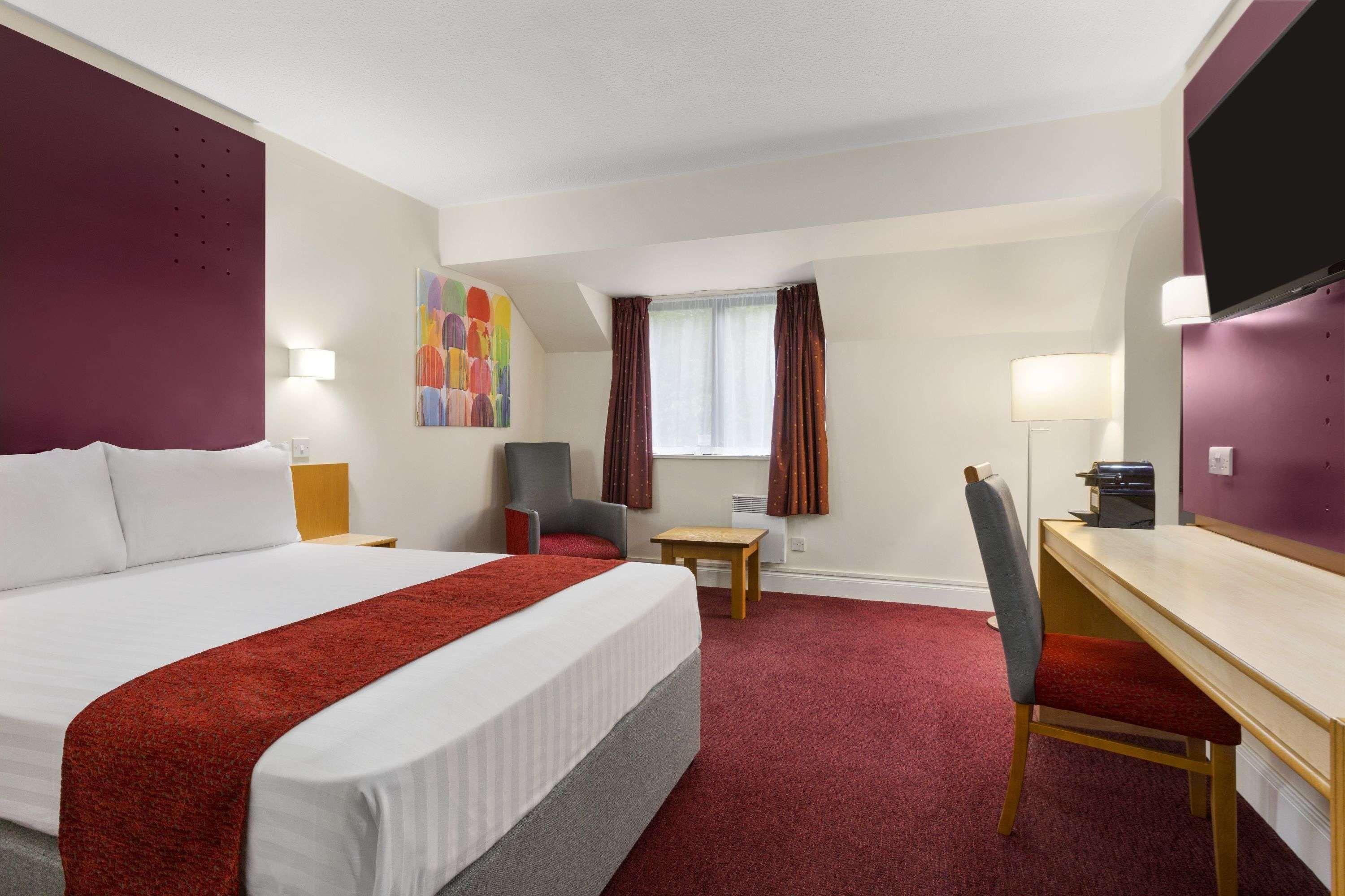 Days Inn Maidstone Bagian luar foto