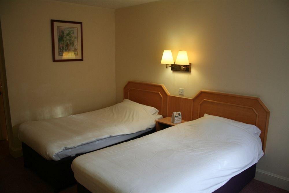 Days Inn Maidstone Bagian luar foto