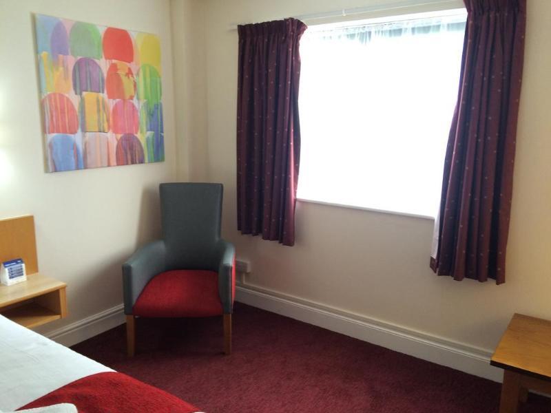 Days Inn Maidstone Bagian luar foto