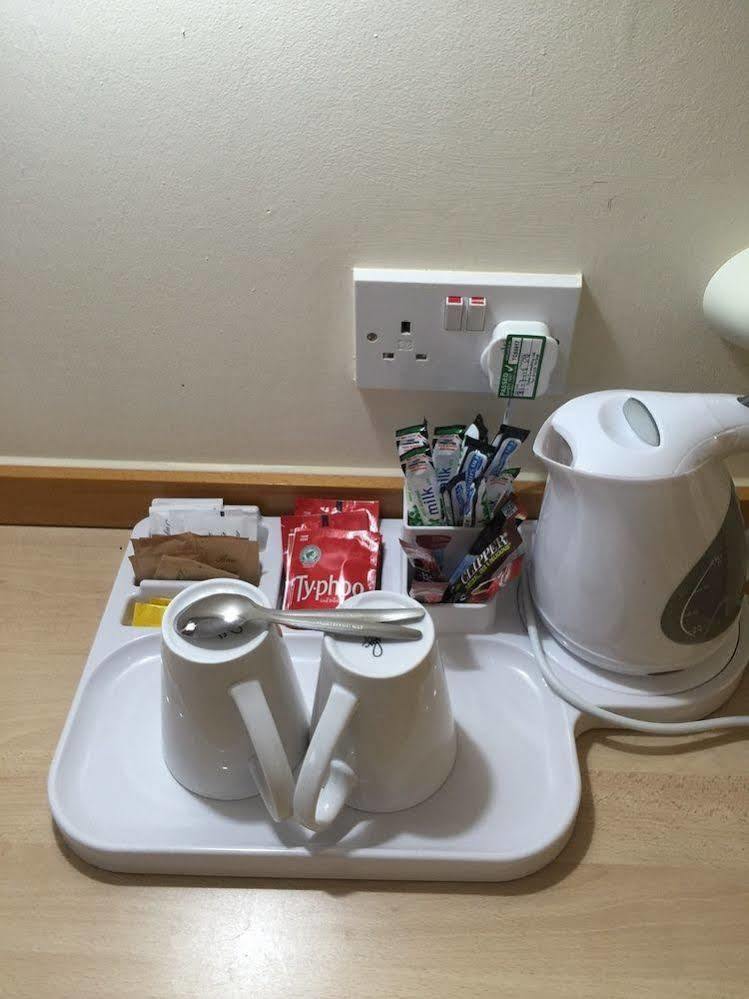 Days Inn Maidstone Bagian luar foto