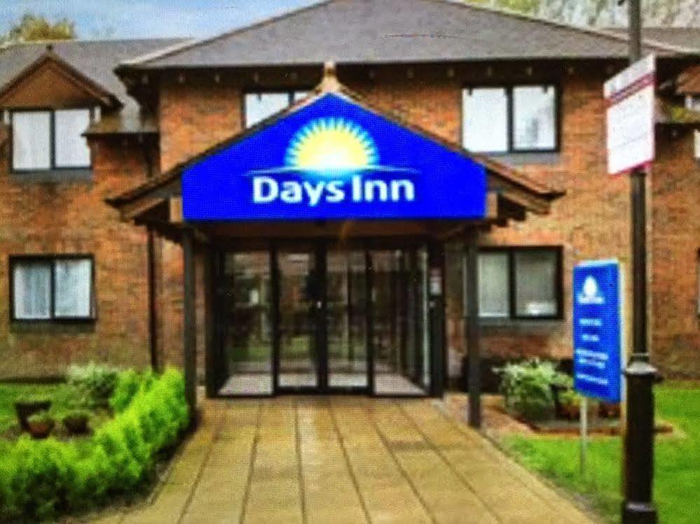 Days Inn Maidstone Bagian luar foto